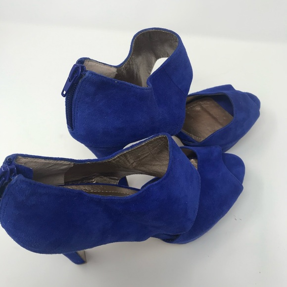 Vibrant Blue Suede Heels - Picture 4 of 8